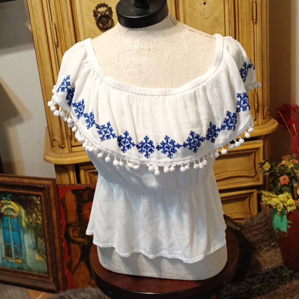Womens Blouse Sz Med LOVE & PIECE White Blue shirt summer sweet off shoulder alt